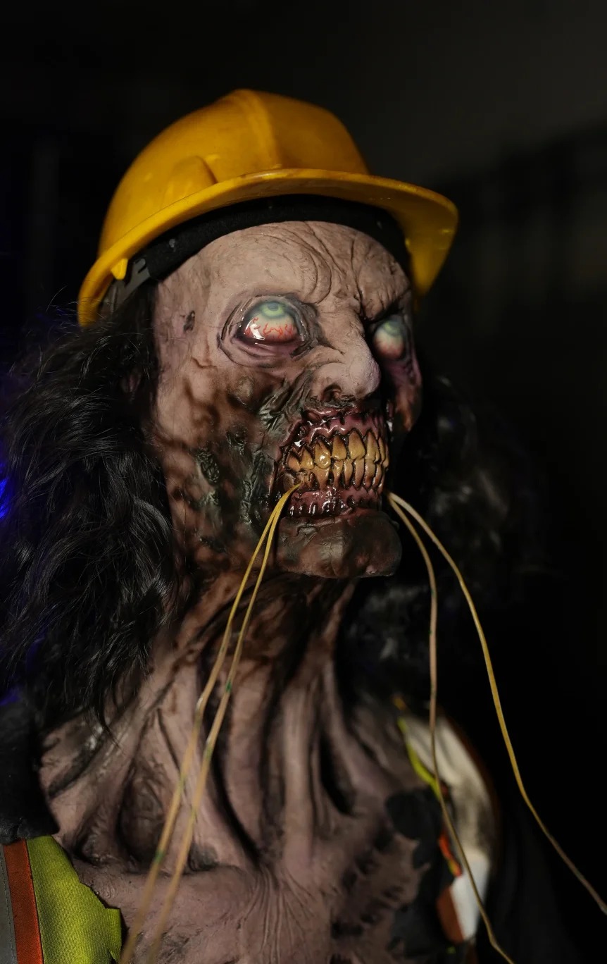 Electric Zombie Animated Halloween Props