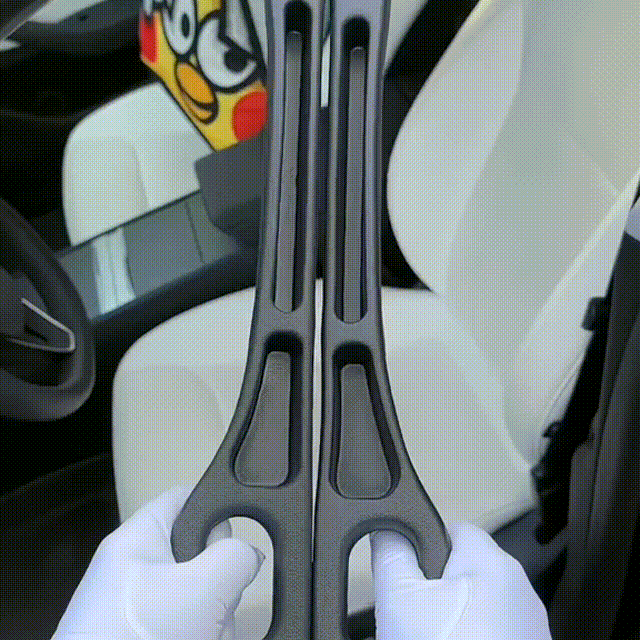 🔥Last Day 50% OFF🔥 Universal Car Seat Gap Filler Strip – Anti-Drop Pad with Seatbelt Slot