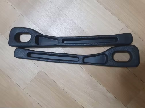 🔥Last Day 50% OFF🔥 Universal Car Seat Gap Filler Strip – Anti-Drop Pad with Seatbelt Slot