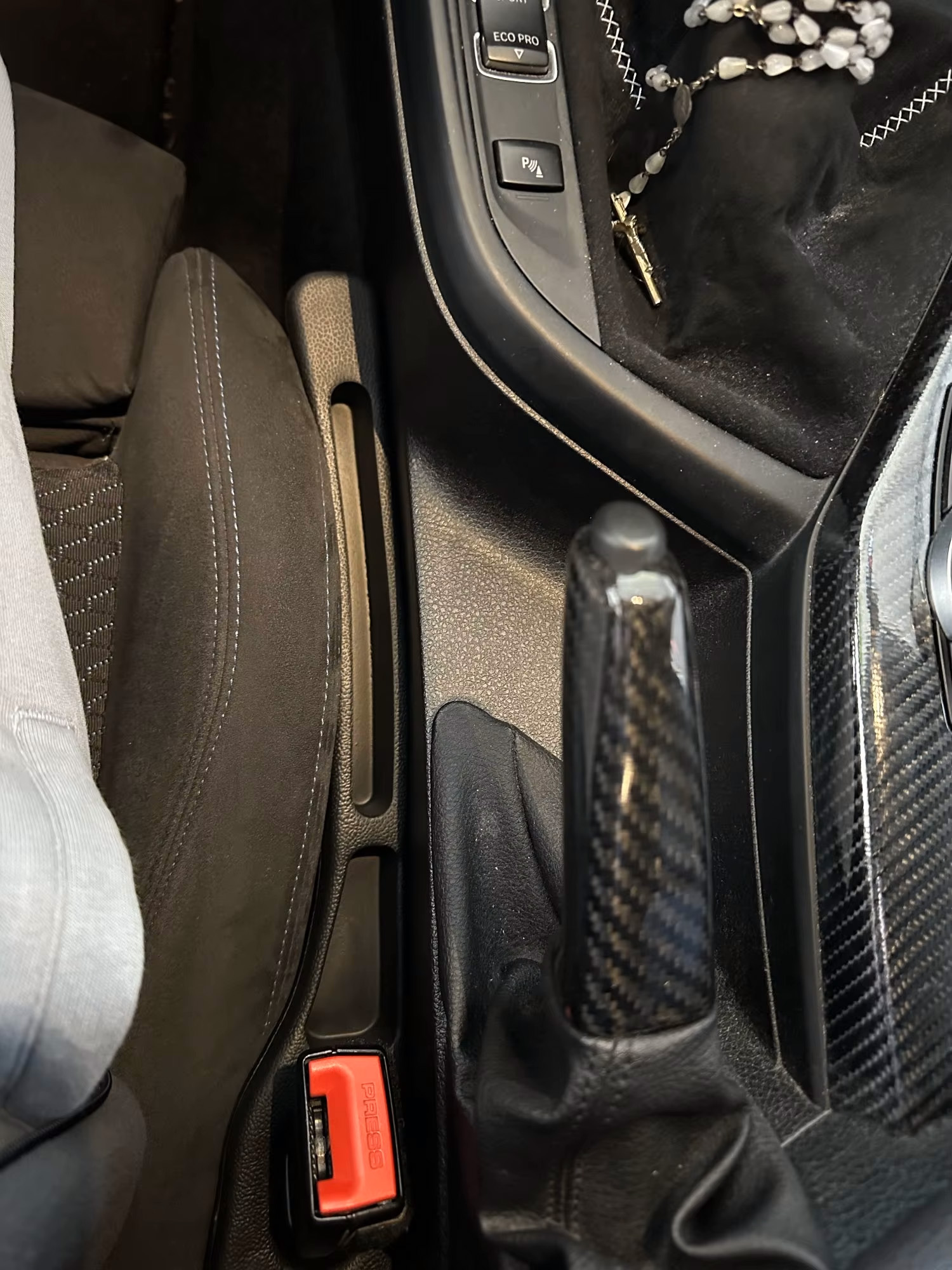 🔥Last Day 50% OFF🔥 Universal Car Seat Gap Filler Strip – Anti-Drop Pad with Seatbelt Slot