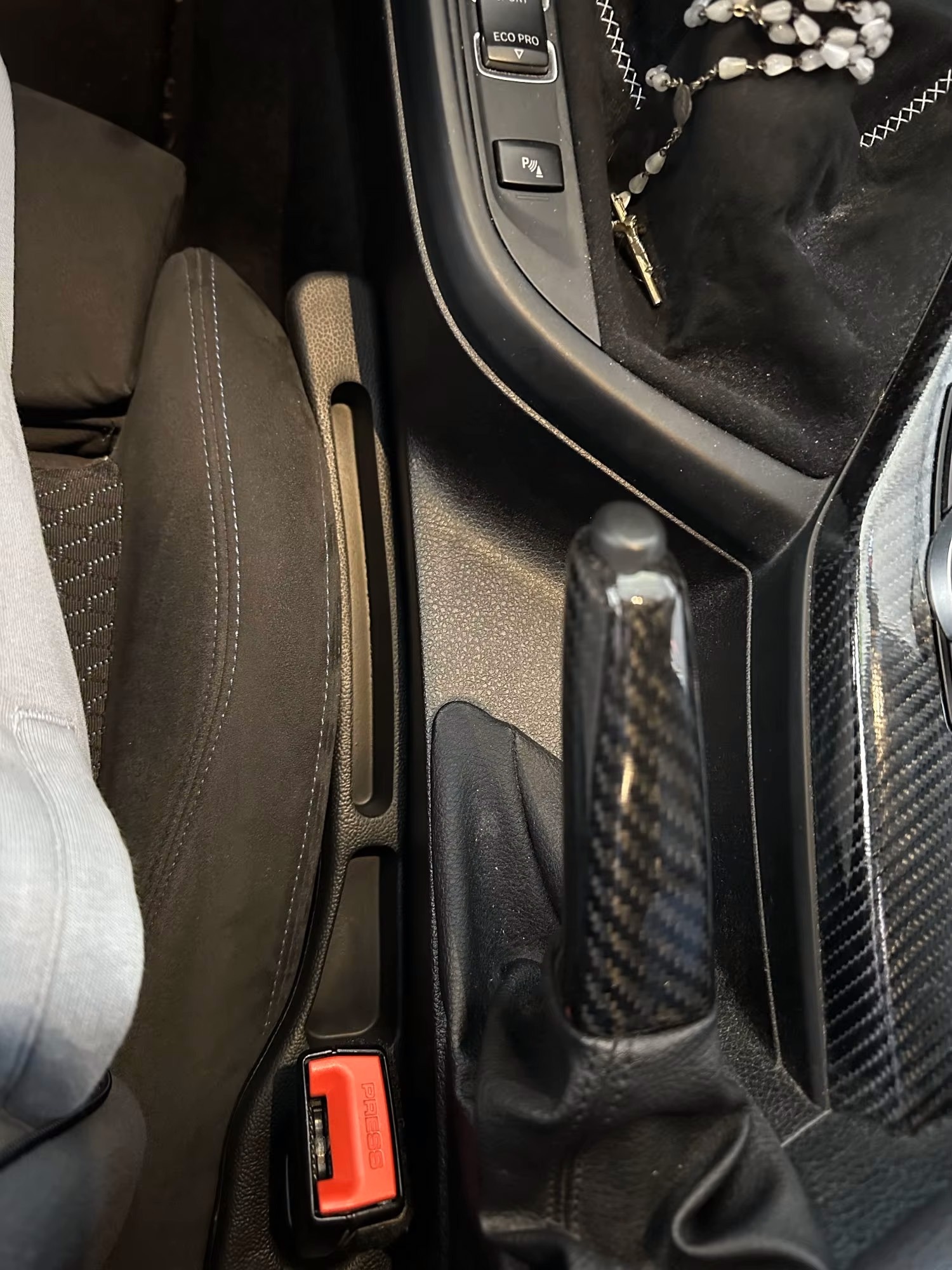 🔥Last Day 50% OFF🔥Universal Car Seat Gap Filler Strip – Anti-Drop Pad with Seatbelt Slot
